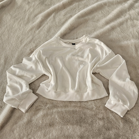 SHEIN Sweaters - SHEIN Cream Cropped Sweatshirt